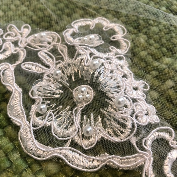 Wedding Veil - Picture 7 of 8